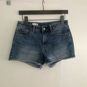 Gap size 25 slim cut offs